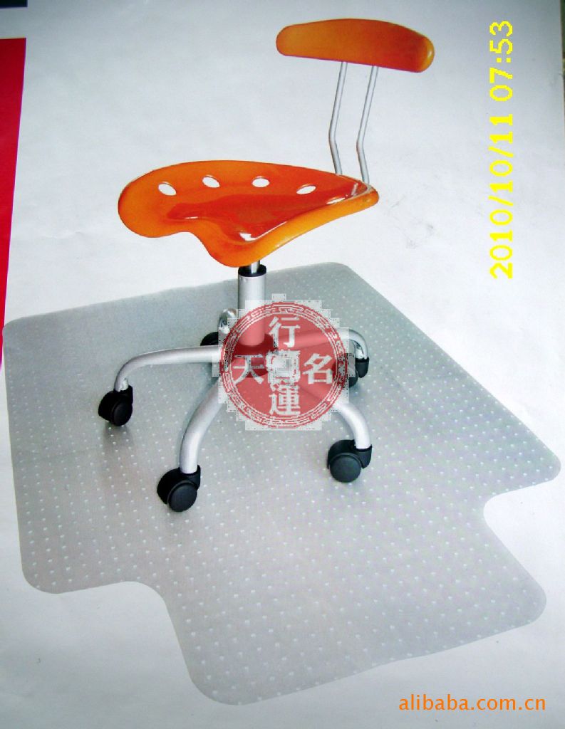 PVC塑胶滑轮椅垫地毯保护垫桌椅垫外贸斜边钉底凸型防滑静音防滑