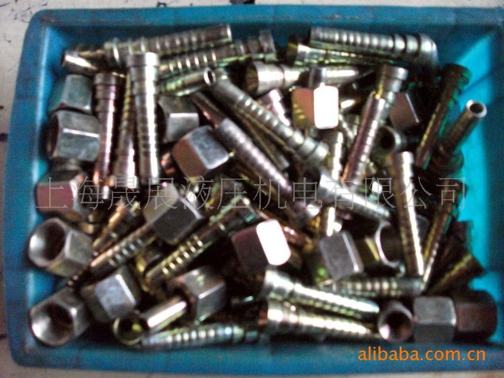 厂家低价现货供应英美公制各种规格扣管接头和过渡接头