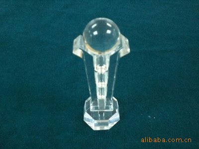 供应多种规格款式的压克力奖杯