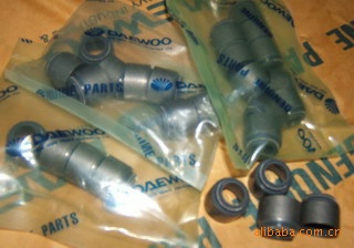 供应韩国大宇柴油发电机组气门油封D1146-DE08T