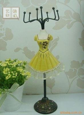 Trade boutique Hand-painted resin Ladies skirt model Jewelry rack Jewelry Holder,Earrings