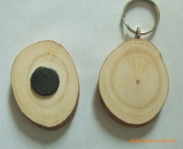 l木制工艺品钥匙扣4-5*5-6CM圆型贴片松木杂木各种大小冰箱贴