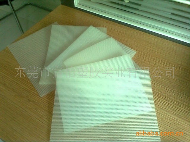 供应天祝哈溪镇日光温室PE中空板 质保五年PE阳光板生产厂家