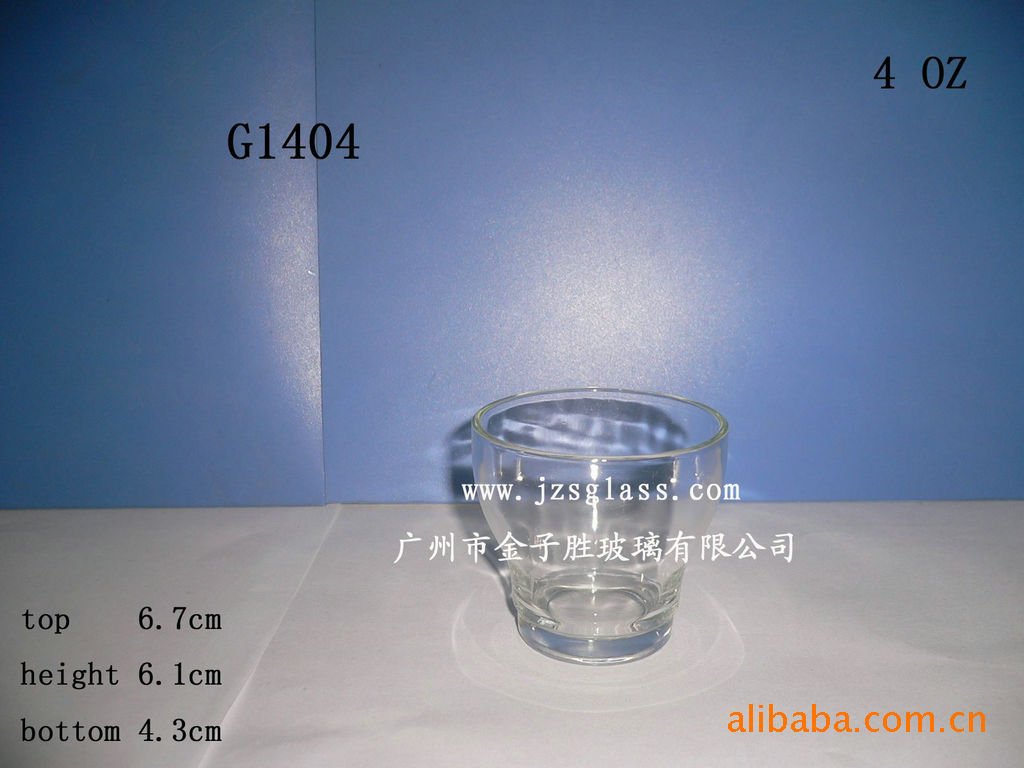 一系列的咖啡杯