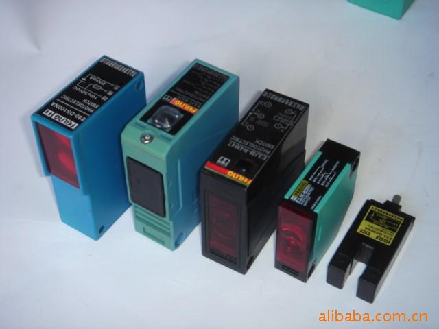 浙江飞凌 E3JK-R4M1 AC220V 光电开关 反馈反射型光电开关