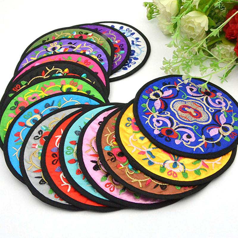 厂家供应圆形丝绸刺绣垫子创意茶杯垫坐垫隔热杯垫餐垫碗垫防烫垫