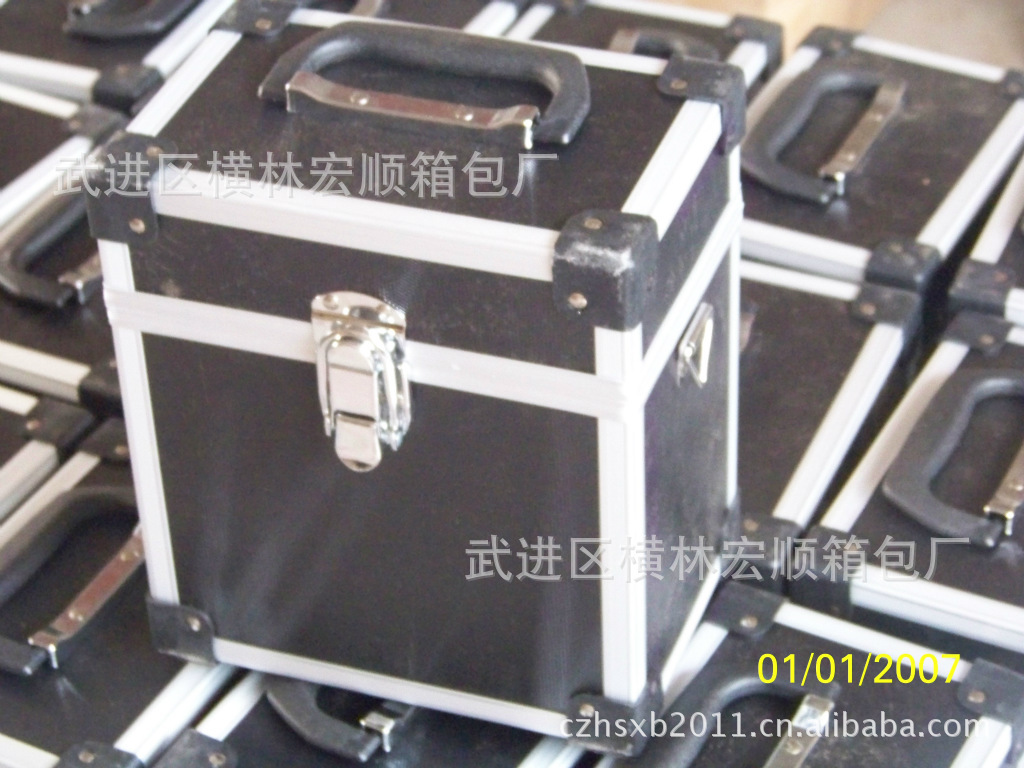 供应水平仪箱铝箱 铝合金设备箱 款式新颖 出售各种设备展示箱