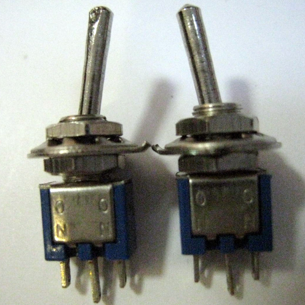 微型钮子开关 SMTS-102  三脚 两档