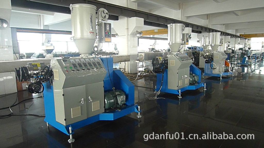 加色共挤辅助押出设备