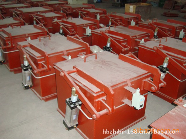 供应石化，焦化，煤化行业管式加热炉风道用气动快开风门。