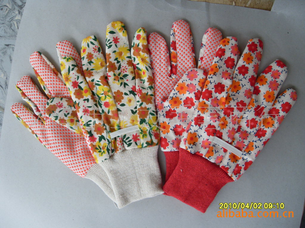 厂家直销罗口各种pvc点珠花园手套,劳保手套,工作防护手套.