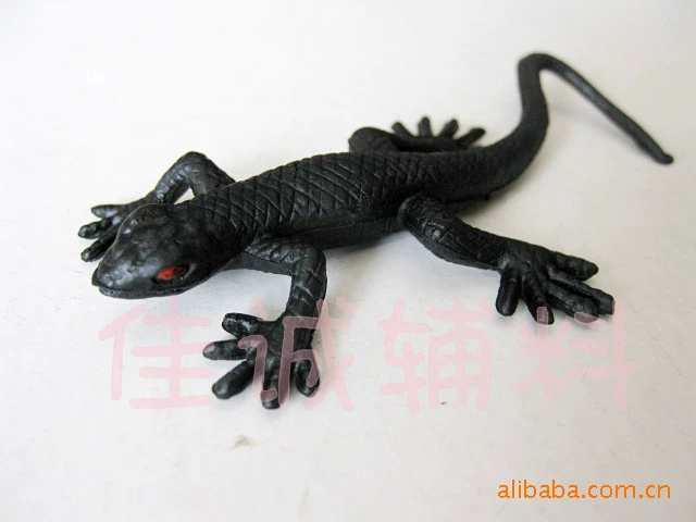 Cross -border plastic simulation black gecko Halloween decorative tidal accessories two size