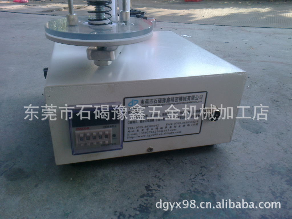 厂家直供 ：电动包胶机，双轴包胶机，手摇包胶机，链条式绕线机