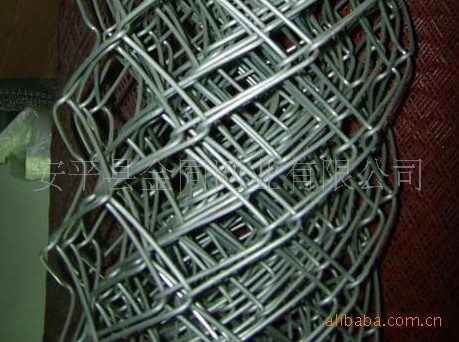 安平金同网业提供优质勾花网、菱形网、斜方网、环连网
