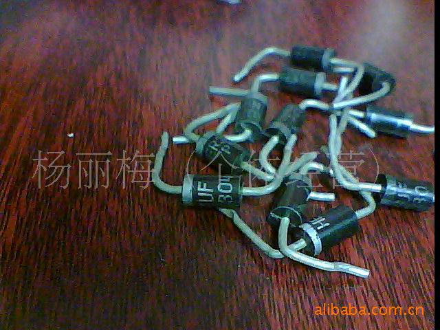 現高效整流二极管HER304G