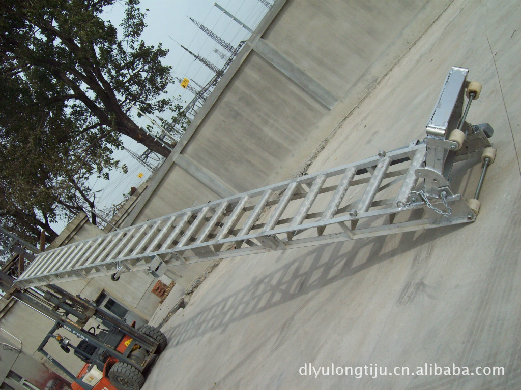 专业加工铝合金舷梯 岸梯系列 码头梯 欢迎定尺——鱼龙牌