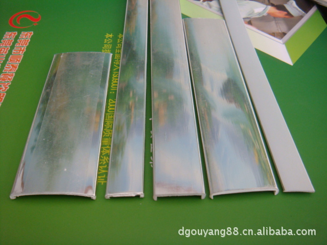 厂家供应PVC挤出塑胶U型条 银色家具防撞条装饰封边条定制