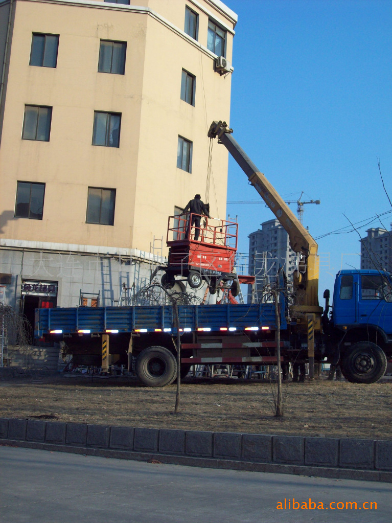 鱼龙梯具厂加工梯具  出租/租赁大型液压升降平台041186514990