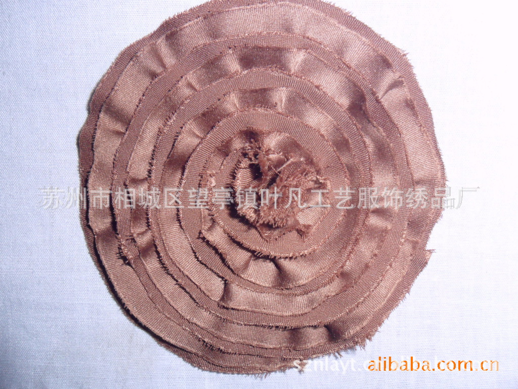 批发批发 波浪烧边盘花 布艺盘花刺绣花边 服装辅料