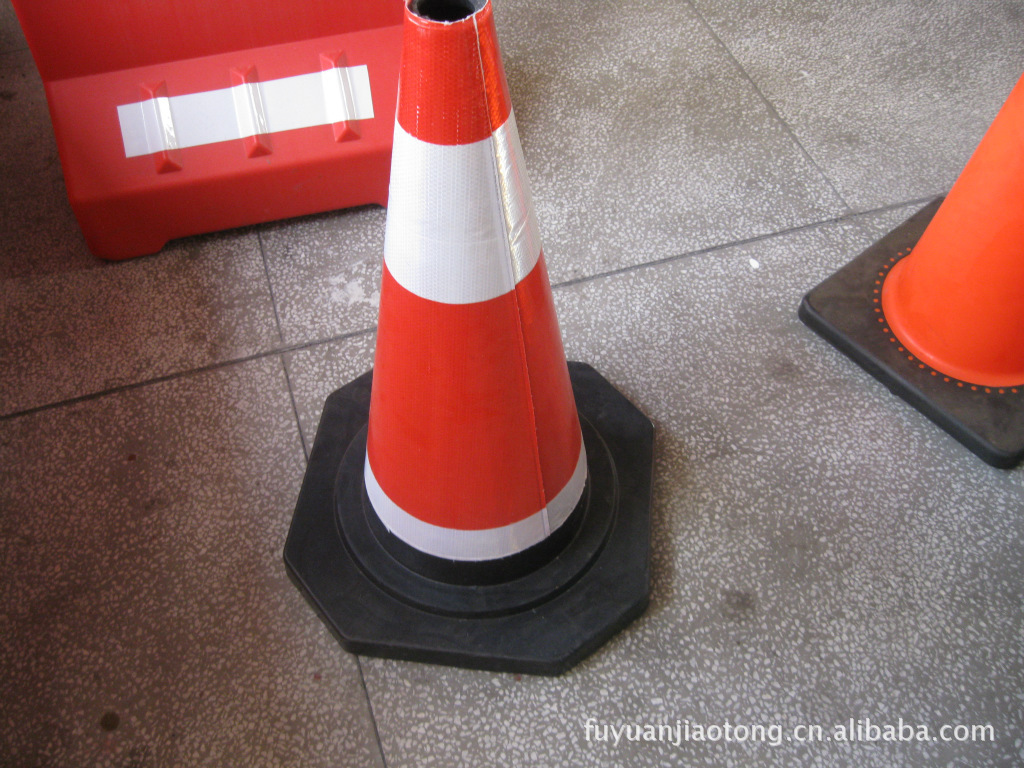 供应加重橡胶路锥 4.2kg八角 四角 高脚路锥 路标 高速圆锥