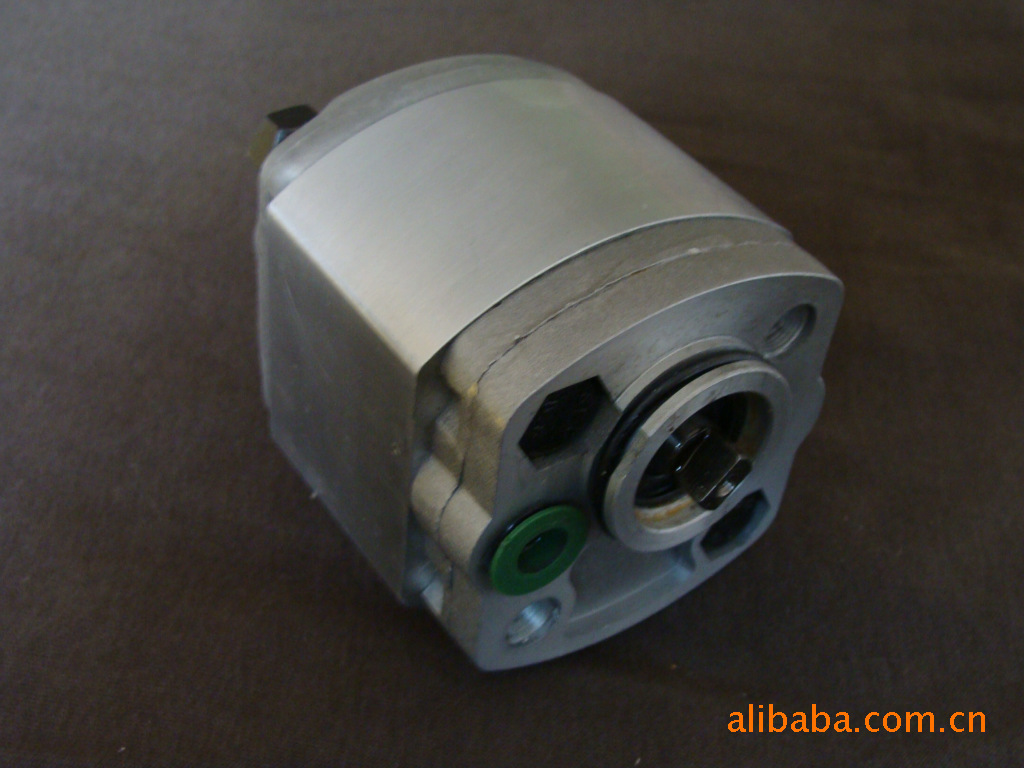 CBK-F0.5/0.63/0.75/0.8/1.0/1.6/2.1/2.6系列齿轮泵