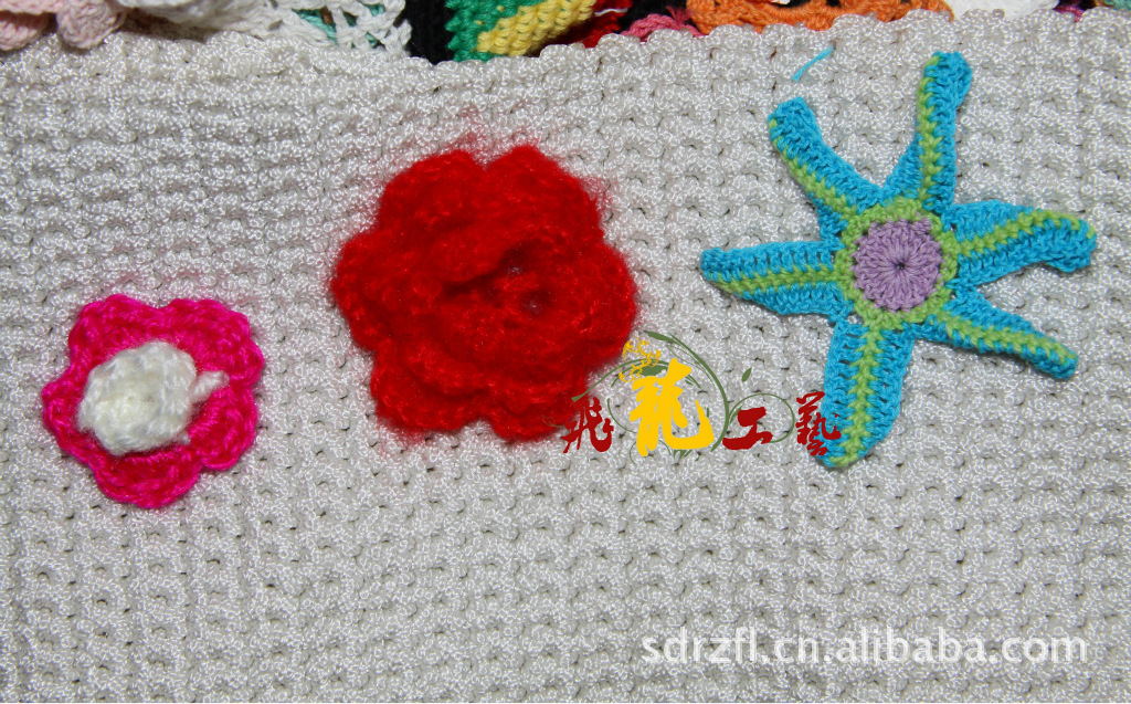 供应手钩花，胸花，棉线钩针花。H-58