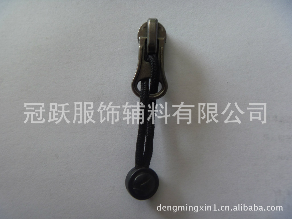 【绳子注塑拉头】一次成型