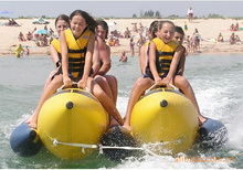 热销新产品  国际新式水上娱乐香蕉船，充气船  皮划艇 橡皮艇