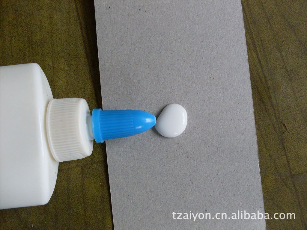 白胶粘合剂手工专用文具胶粘纸胶儿童手工胶环保白胶高强度白胶