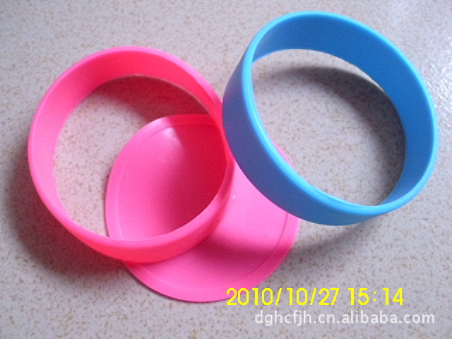 大量供应硅胶手环/硅胶制品/导电胶/橡皮筋/防水圈/O型圈