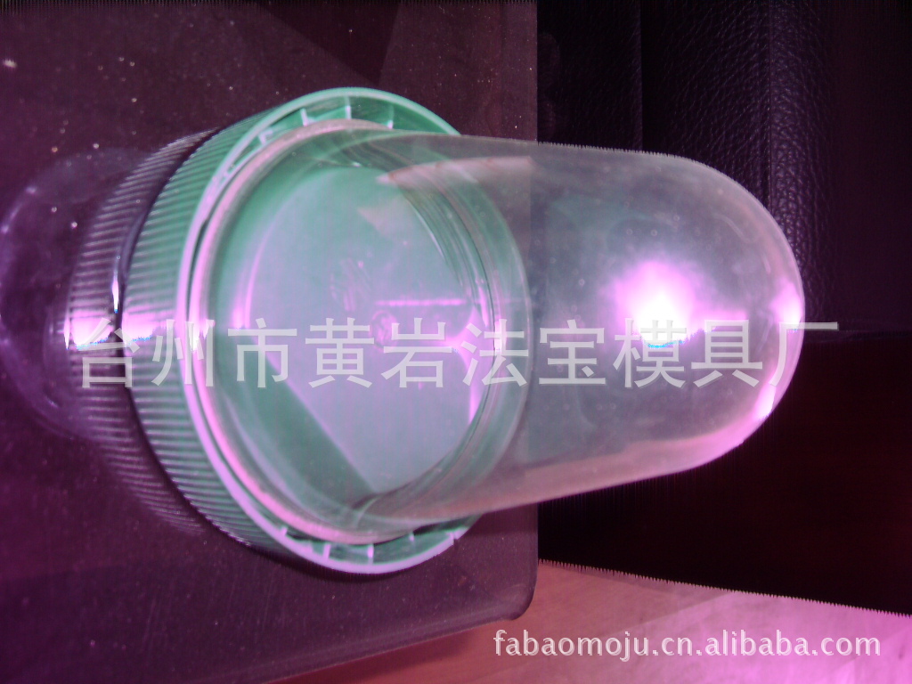 专业供应各种款式大小管胚塑料模具