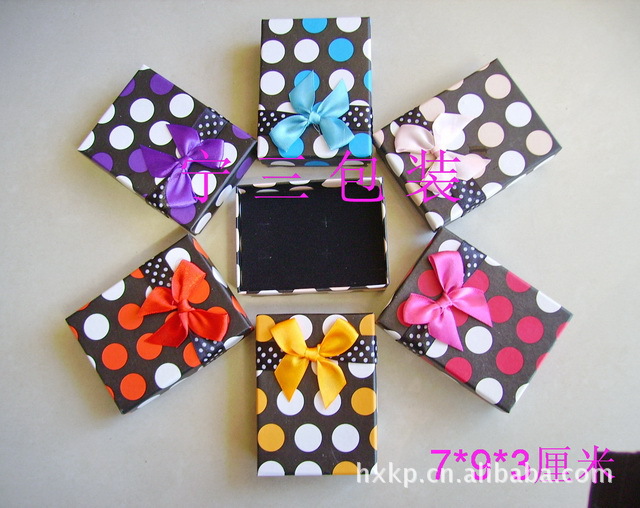 大量供应批发 首饰饰品包装盒 彩印圆点缎带结系列