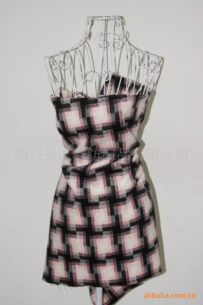 【厂家直销】星星形毛纺面料女装 粗纺面料 迷幻格子面料