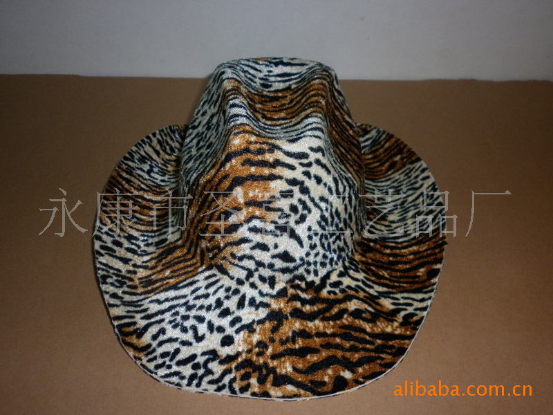 供应 羊羔绒成型帽 戟绒布虎豹纹路帽 eva 复合帽  植绒定型帽子