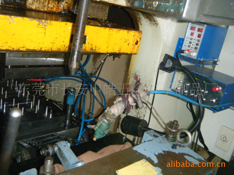 东莞长安连续冲压模误送检知器冲床精密五金模具自动化导轨