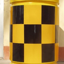 高速路口玻璃钢防撞桶 可注水灌沙道路交通安全分流隔离桶