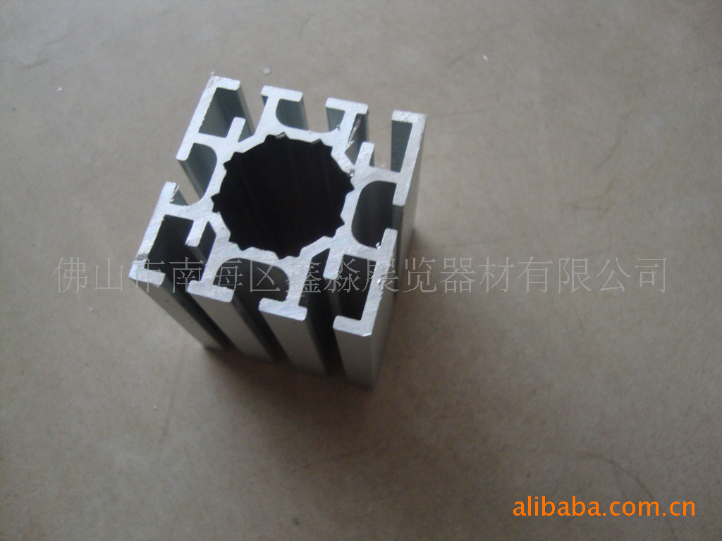 �ķְ˲۷��� ��װ��̯���� 40���� չ������ �ķ��� չ�����ĳ�