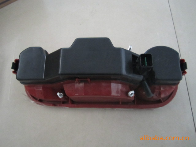 100’PORTER II'04 TAIL LAMP(2)