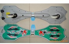 廠家直供小麗明609鋁支架蝙蝠活力板PU激光高彈輪ABS塑料兒童滑車