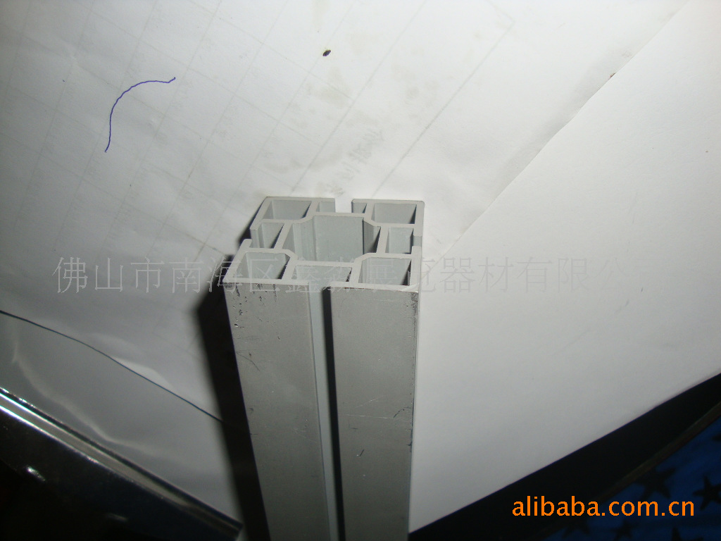 �ķְ˲۷��� ��װ��̯���� 40���� չ������ �ķ��� չ�����ĳ�