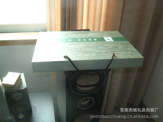 包装盒厂家供应礼品盒，密度板盒子。硬纸板纸盒