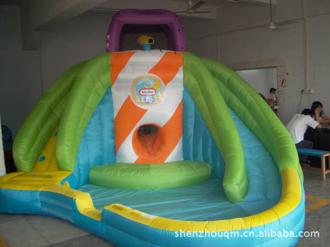 小型家用充气城堡 跳床滑梯i儿童游乐室内外充气喷水滑梯