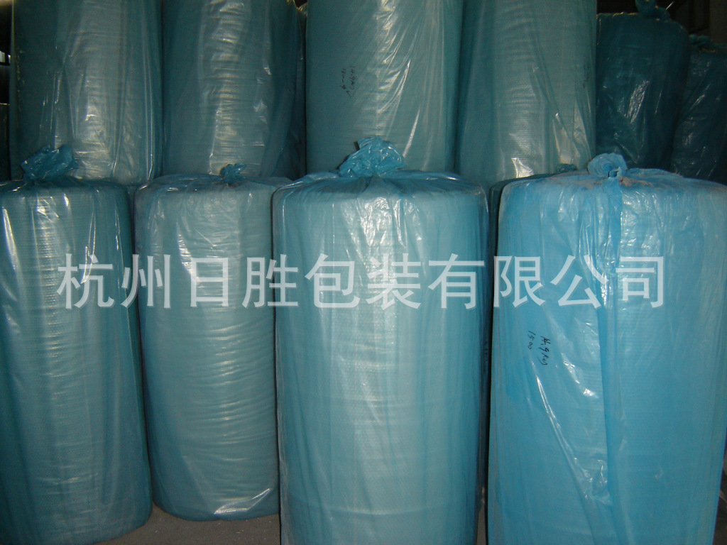 厂价大量生产气泡膜6毫米，1厘米，2.5厘米气泡直径均可定做