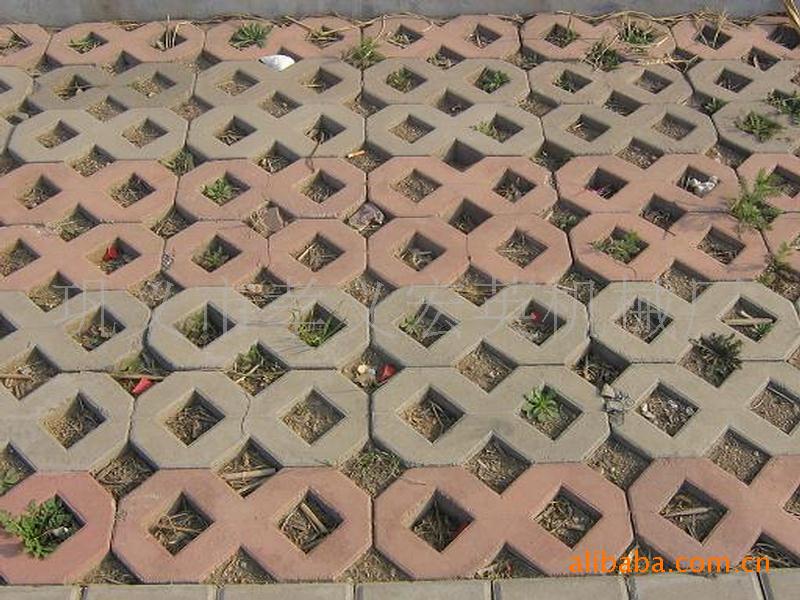 路沿石模具：城市建设中的微小却关键角色