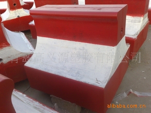 供应各种类型的隔离墩水泥制品塑料模具