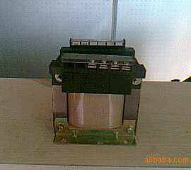 深圳德而沃供应隔离干式变压器、稳压器图片