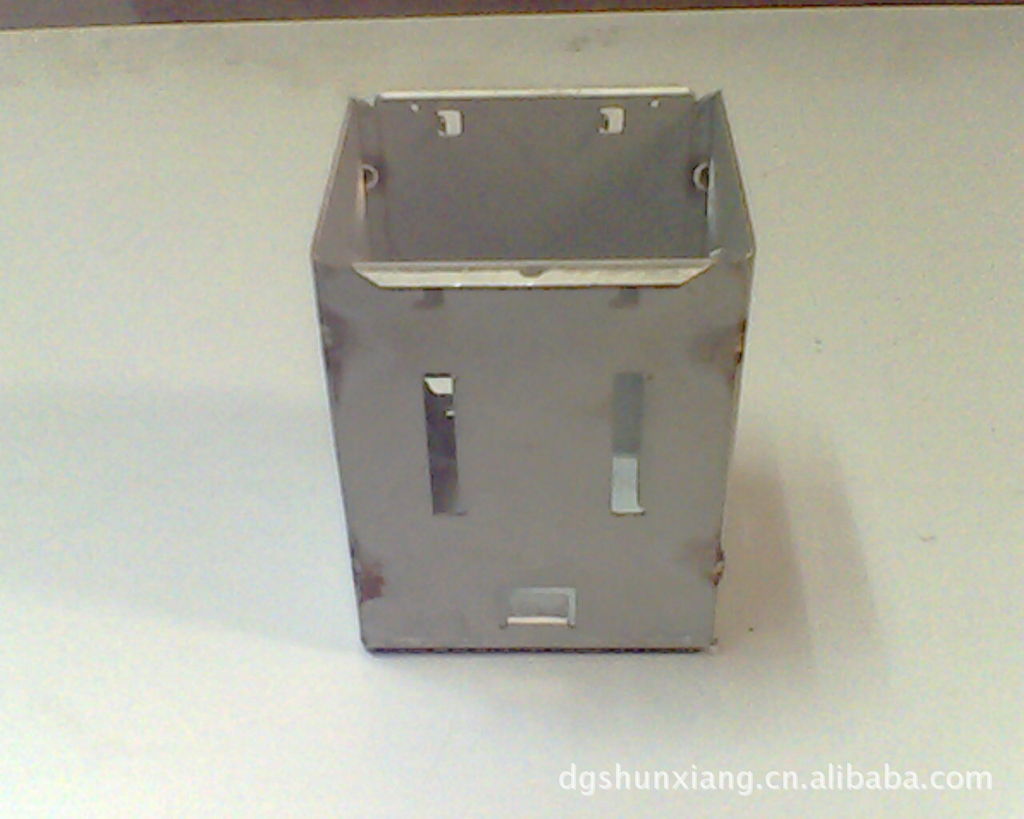 厂家供应 五金冲压件 模具冲压 欢迎咨询