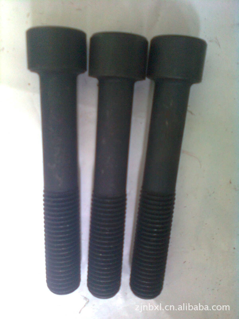 工厂直销 低价！供应4.8级、8.8级内六角螺栓 发黑 现货(图)