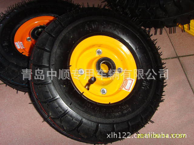 青岛中顺供应3.50-4足球花橡胶充气轮