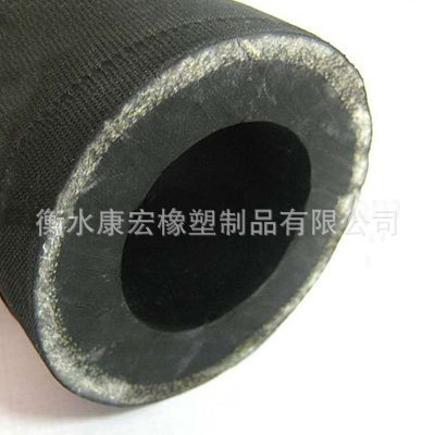 供应各种规格喷砂胶管